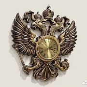 На память: Часы с гербом РФ, резные из массива ясеня — фотография 2