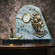 Настольные часы «Адмиралтейские» из бронзы, змеевика и мрамора — оригинальный подарок — фотография 1