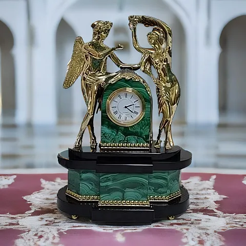 Каминные часы «Амур и Психея» из малахита в подарок