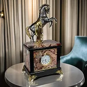 Каминные часы «Конь» из яшмы и долерита, 155×95×290 мм — оригинальный подарок — фотография 1