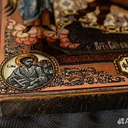 Икона с ковчегом "Иисус с Евангелистами и Архангел — необычный подарок — фотография 6