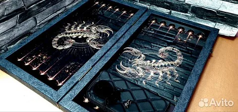 Нарды под стеклом «Золотой скорпион» — оригинальный подарок