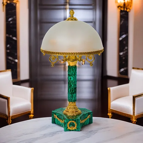 Настольная лампа «Элит» из малахита — красивый подарок