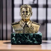 В подарок: Бронзовый бюст «И.В. Сталин» — фотография 1