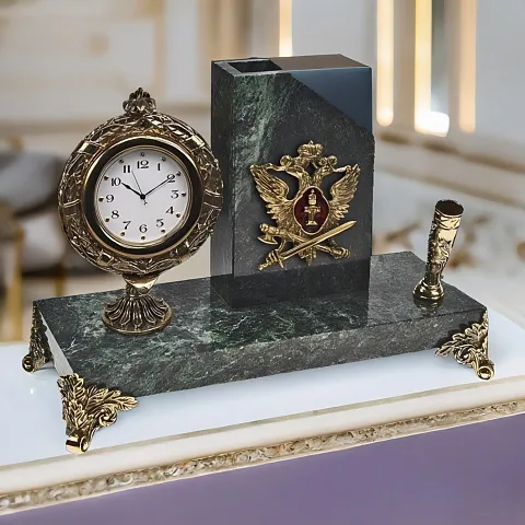 На память: Часы «Элина» с орлом УИС и подставкой