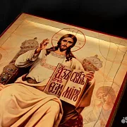 Икона "Господь Вседержитель на троне" — необычный подарок — фотография 4